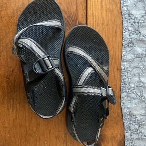 Men’s size 11 Chacós